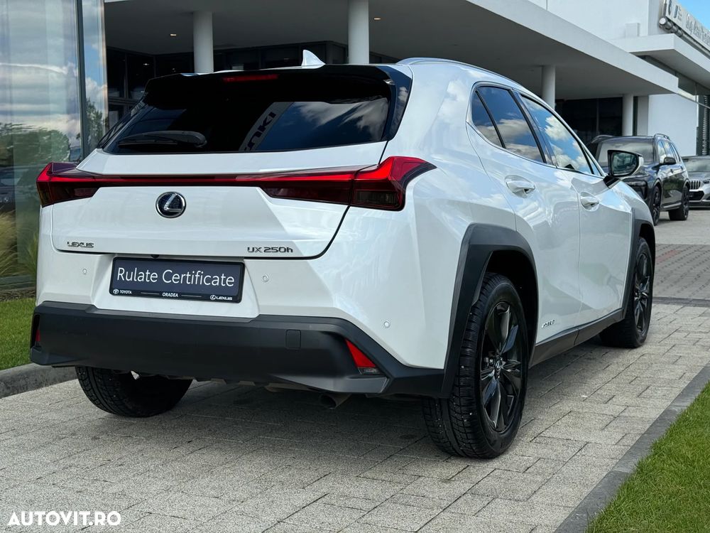 Lexus UX 250h FWD Business - 7