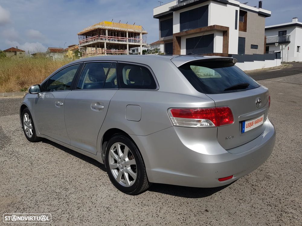 Toyota Avensis 2.0 D-4D Exclusive +Pele+GPS — fotografia 4