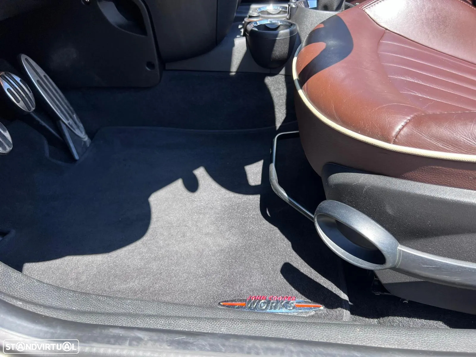 MINI Cabrio John Cooper Works - 29