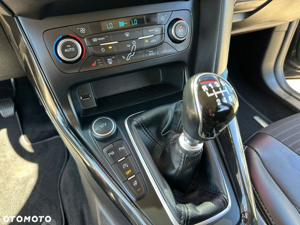 Ford Focus 1.5 EcoBoost STart-Stopp-System TITANIUM - 23