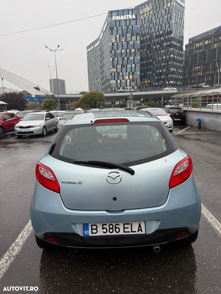 Mazda 2 - 5