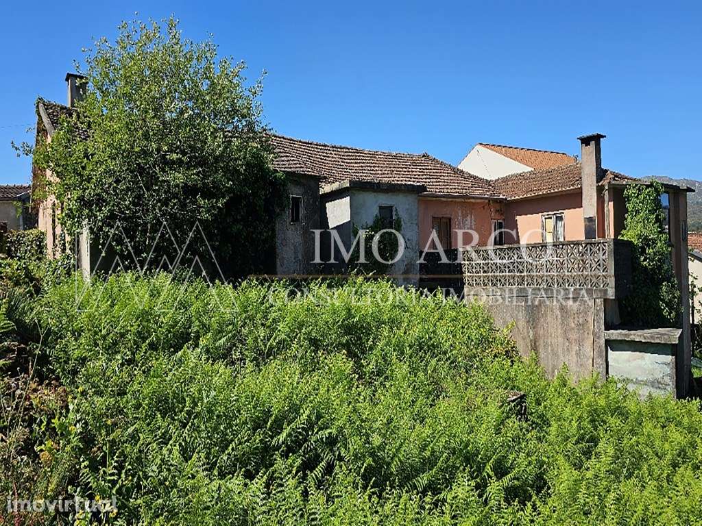 Moradias p/ Restaurar - Grande imagem: 2/23