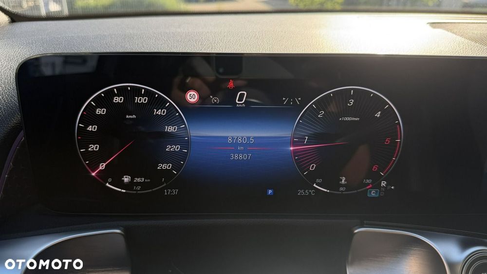 Mercedes-Benz GLB - 34