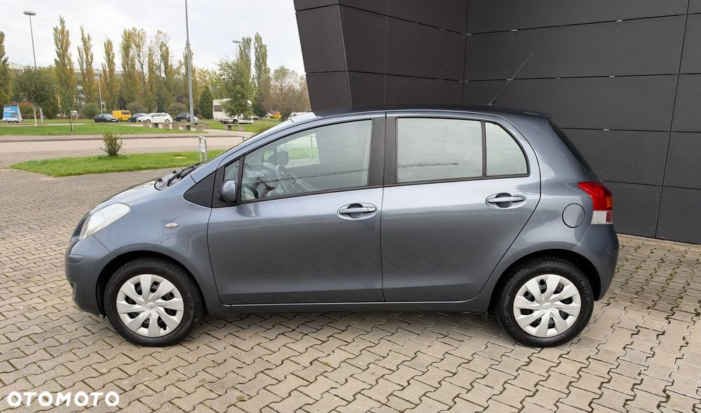 Toyota Yaris - 10