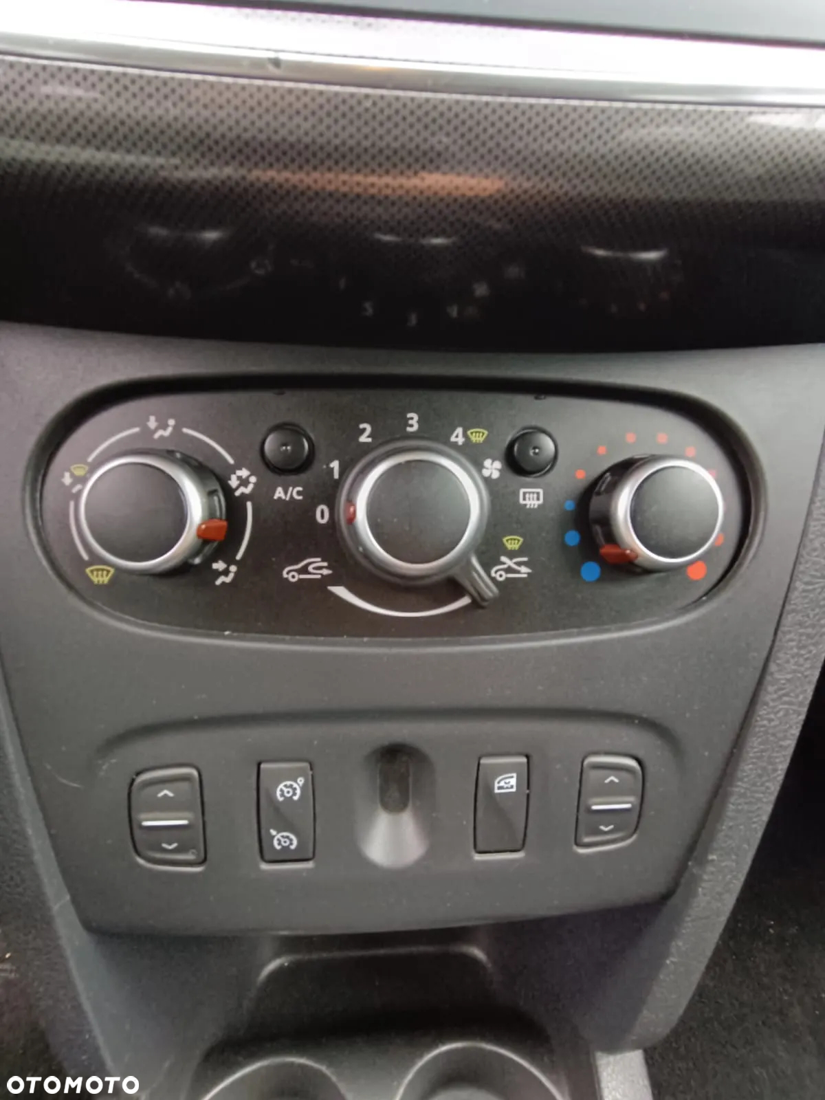 Dacia Logan MCV 0.9 TCe Laureate S&S - 13