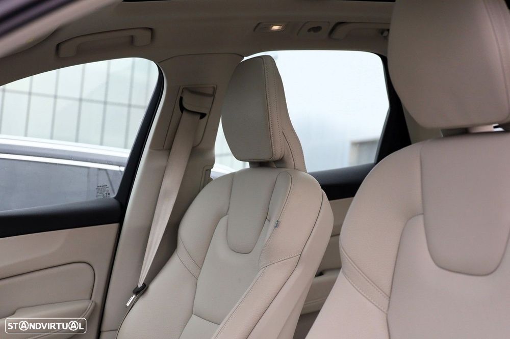 Volvo XC 60 2.0 T6 PHEV Inscription AWD - 9