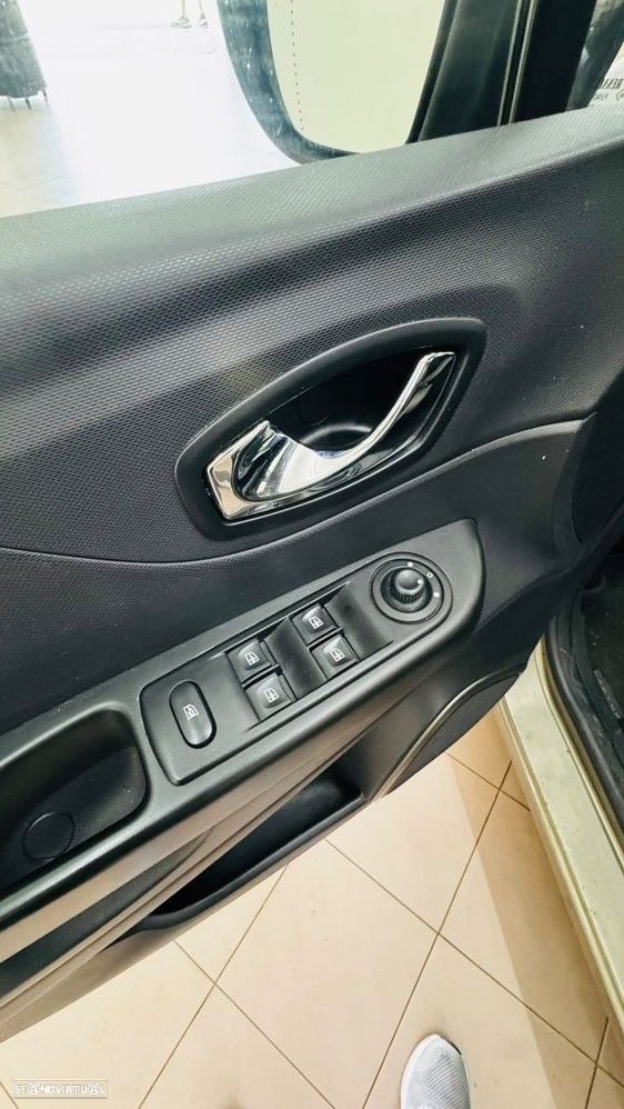 Renault Captur 1.5 dCi Exclusive - 18
