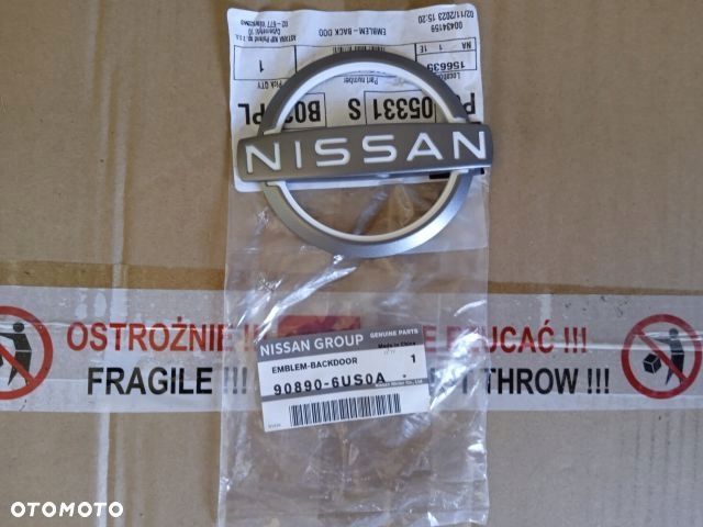 Nissan QASHQAI J12 ZNACZEK EMBLEMAT KLAPY TYLNE TYŁ ORYG. - 1