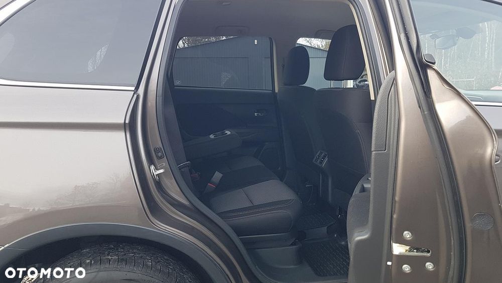 Mitsubishi Outlander 2.0 2WD CVT Spirit - 29