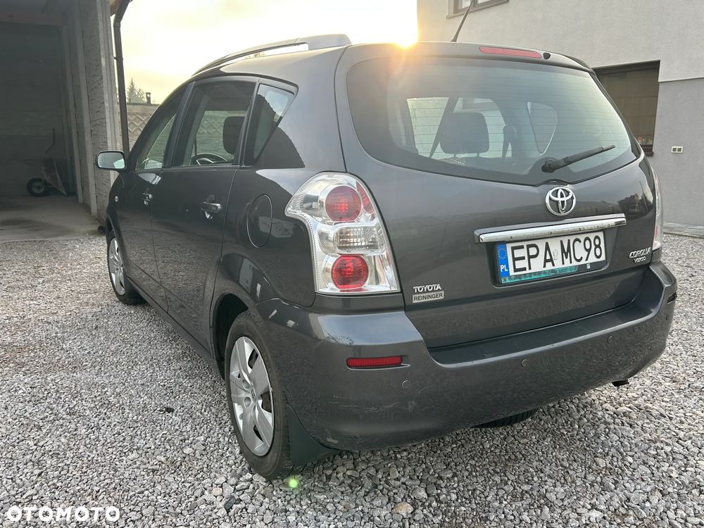 Toyota Corolla Verso - 6