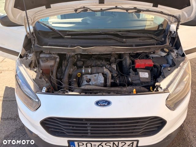 Ford transit courier - 17