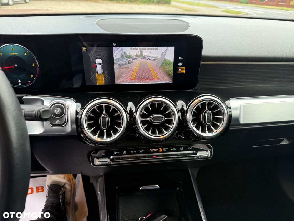 Mercedes-Benz GLB 200 d AMG Line 8G-DCT - 9