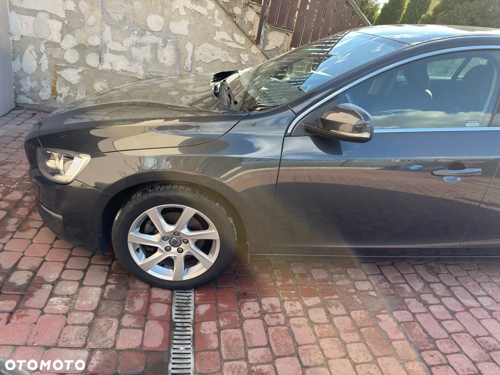 Volvo V60 T3 Momentum - 8