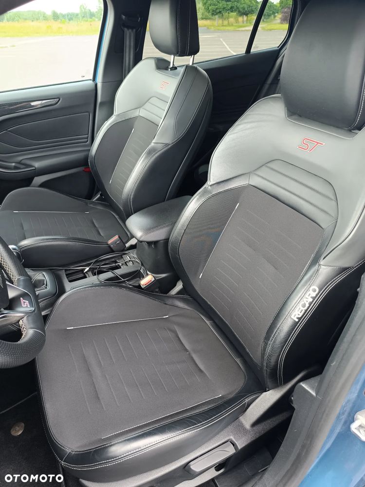 Ford Focus 2.0 EcoBlue ST-3 - 17