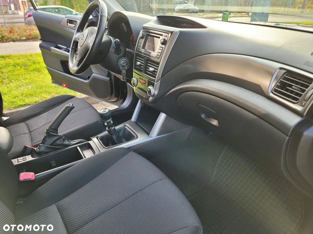 Subaru Forester 2.0D XE 000 Euro5 - 17