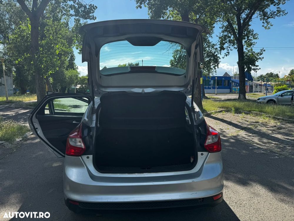 Ford Focus - 13