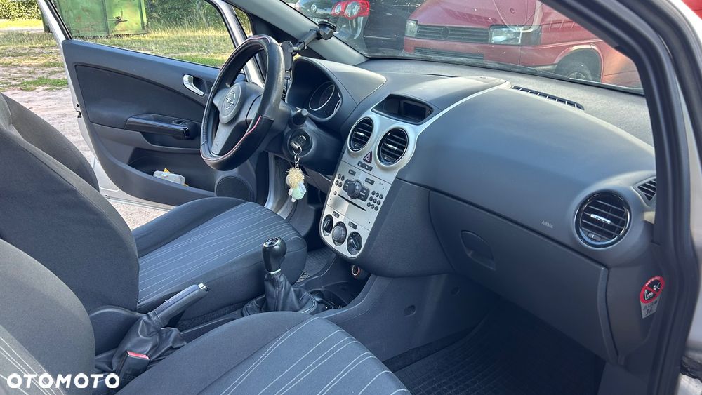 Opel Corsa 1.4 16V Enjoy - 4