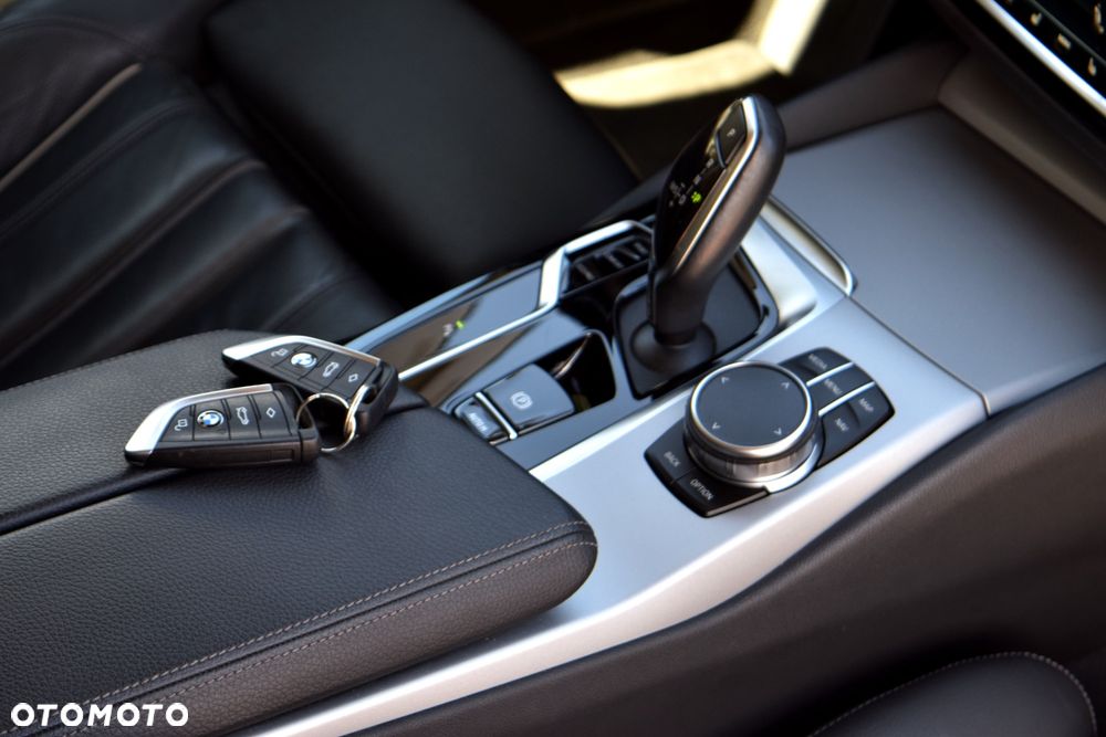 BMW Seria 5 520d Touring M Sport Edition - 32