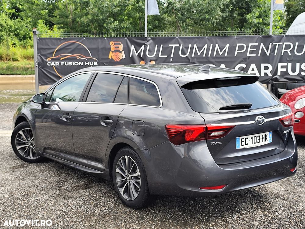 Toyota Avensis 2.0 D-4D Executive - 21