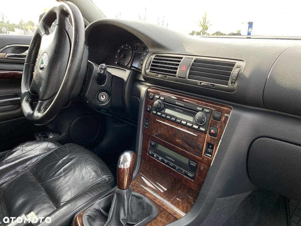 Skoda Superb 1.8T Platinum - 37