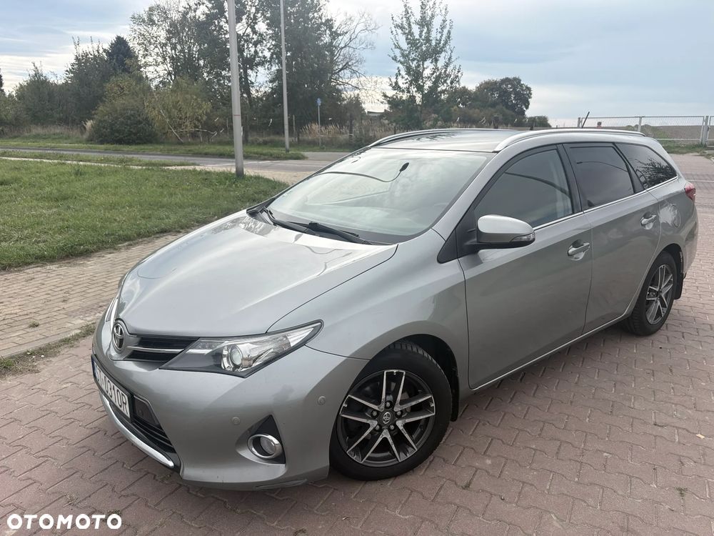 Toyota Auris 1.6 Premium Comfort MS - 6