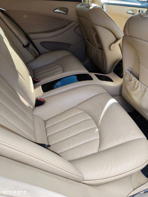 Mercedes-Benz CLS - 9