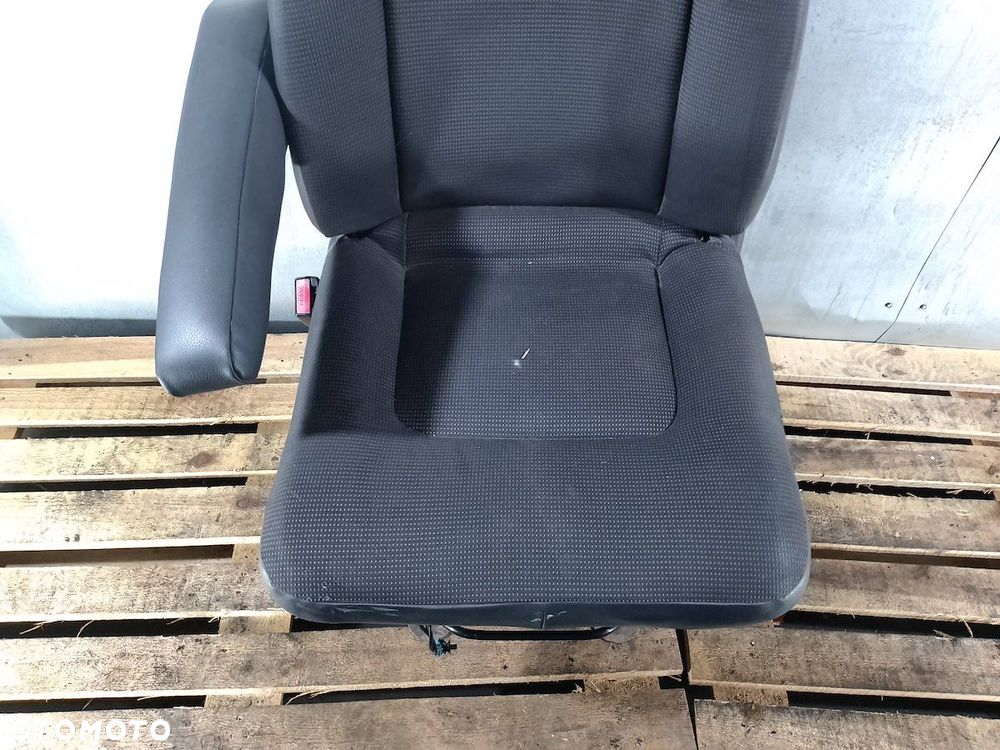 FOTEL LEWY KIEROWCY MERCEDES-BENZ VITO 639 - 6
