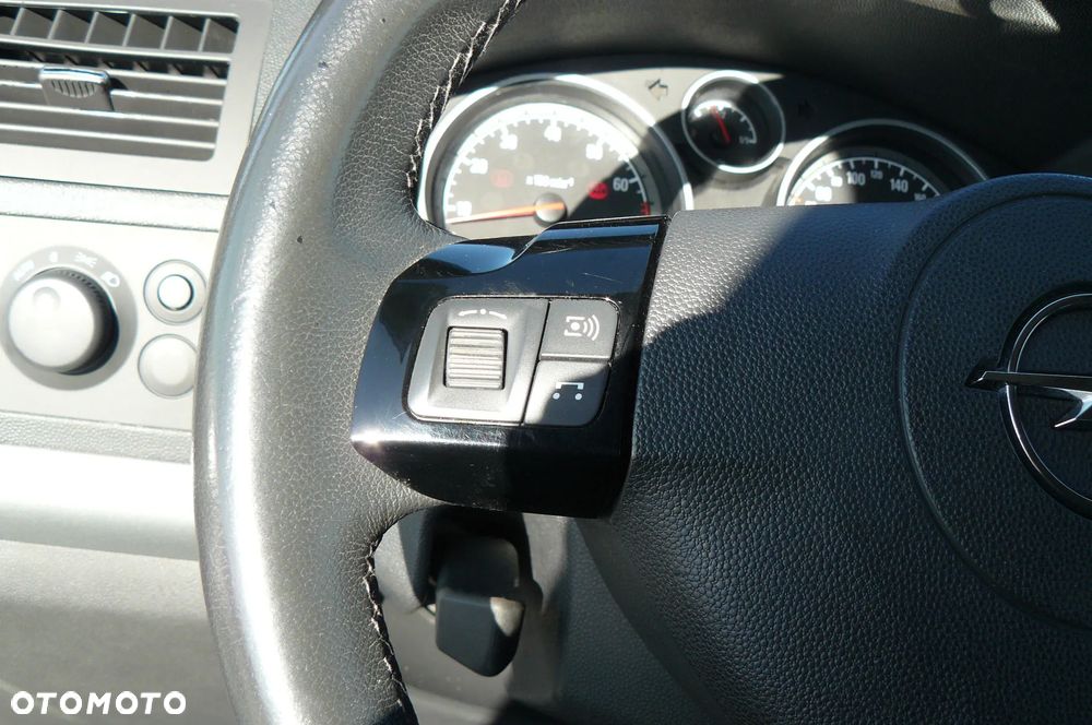 Opel Zafira - 26