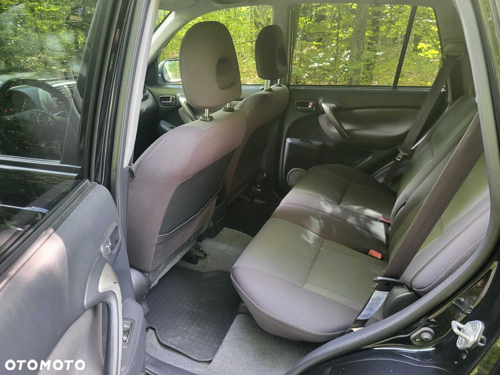 Toyota RAV4 - 6