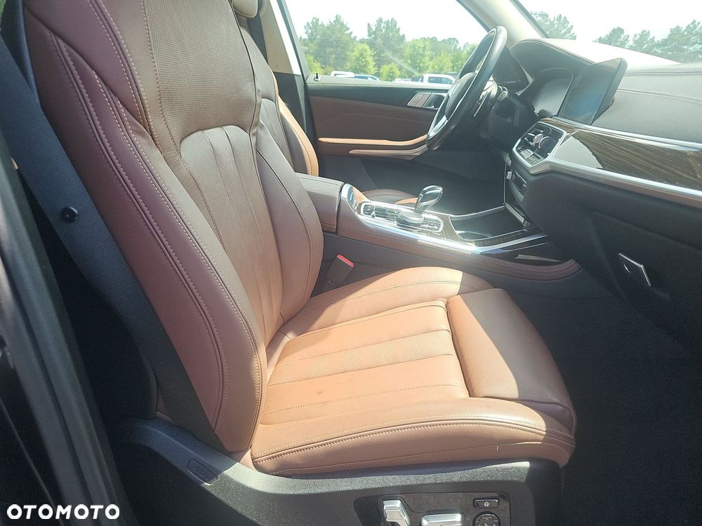BMW X7 xDrive40i - 16