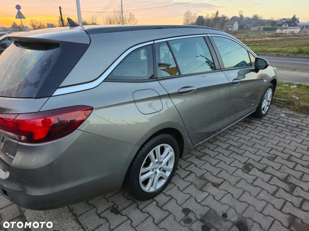 Opel Astra 1.4 T Enjoy - 8