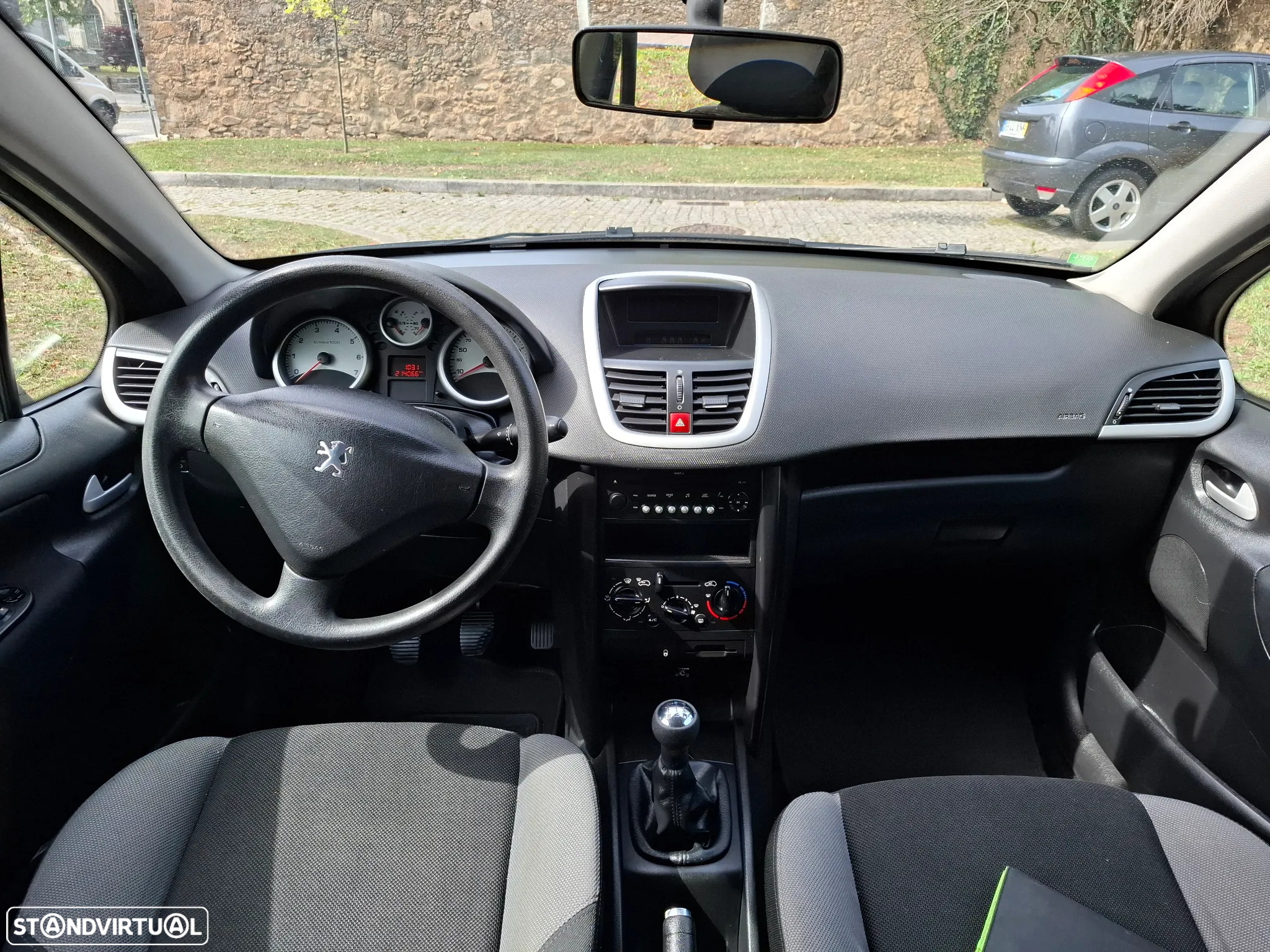 Peugeot 207 1.4 16V Trendy - 18