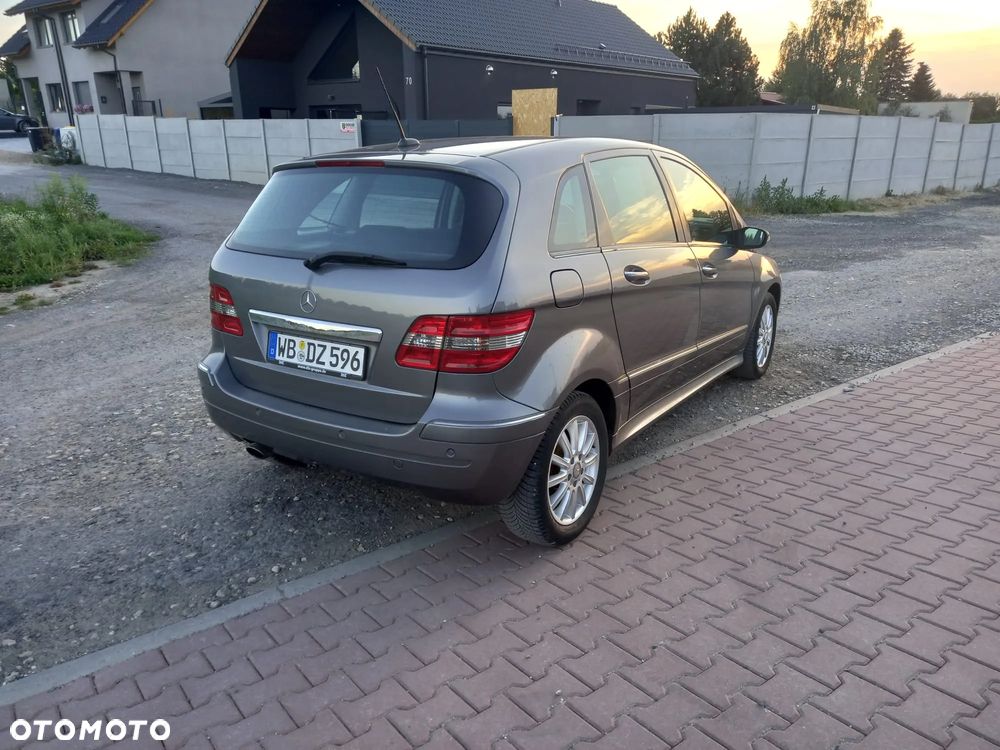 Mercedes-Benz Klasa B 170 Autotronic Special Edition - 4