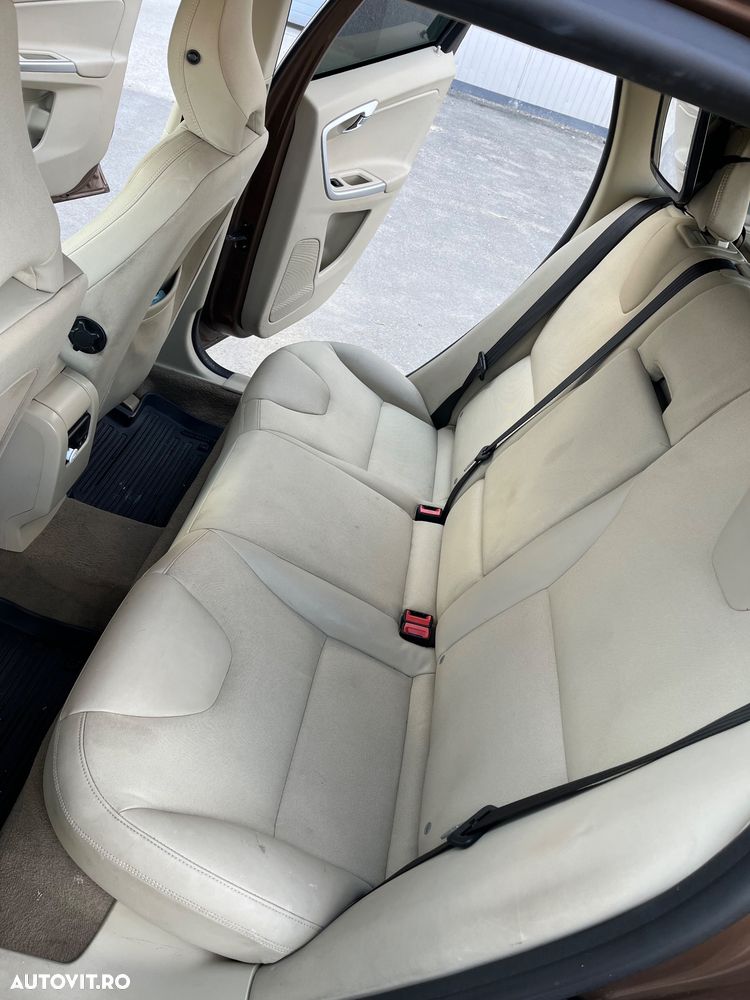 VOLVO XC60 2011 — imagine 32