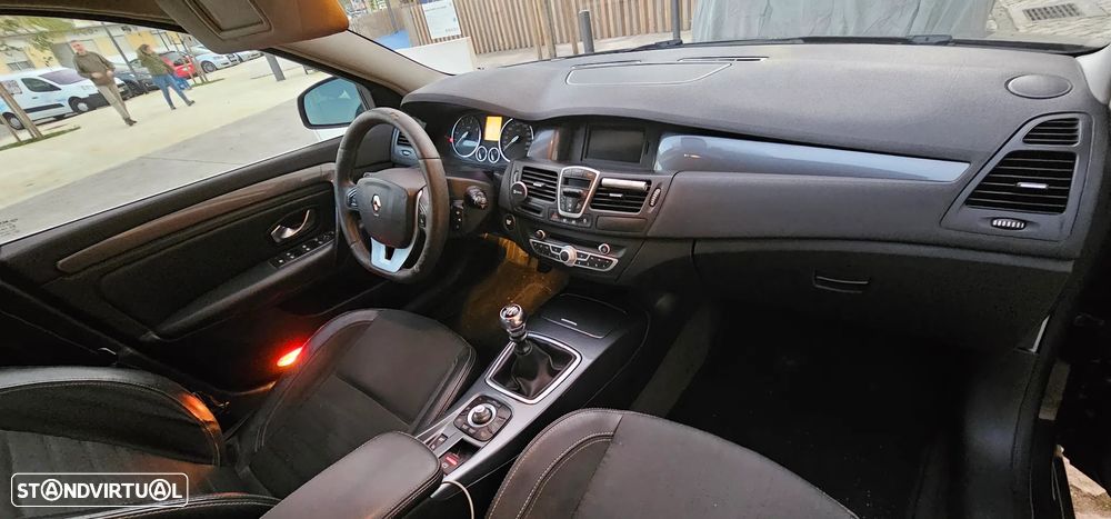 Renault Laguna Break 1.5 dCi SE Black Line 110g - 4