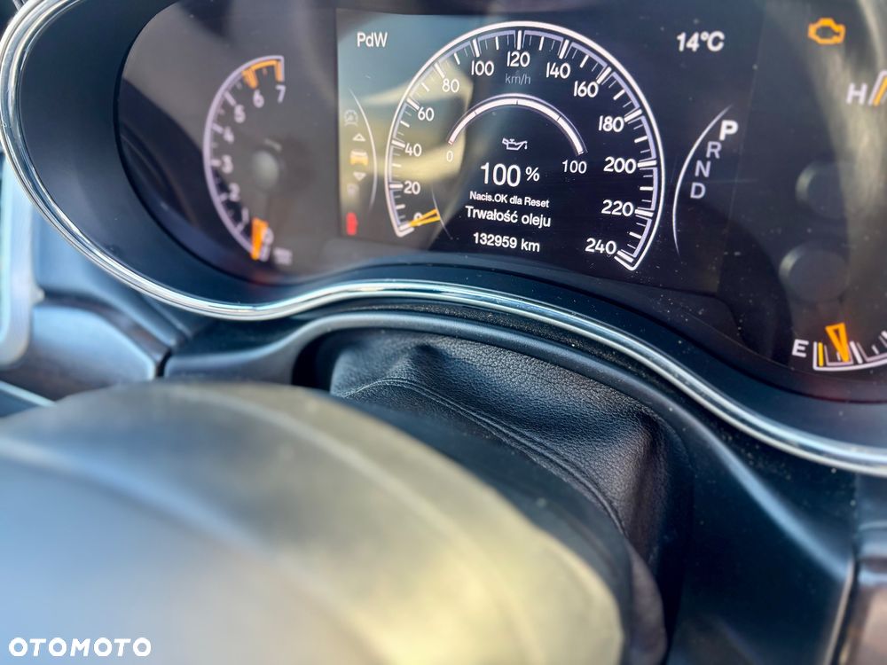 Jeep Grand Cherokee - 12