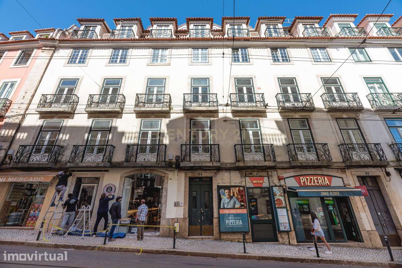 Apartamento T1 em edifício histórico no Chiado - Grande imagem: 3/36