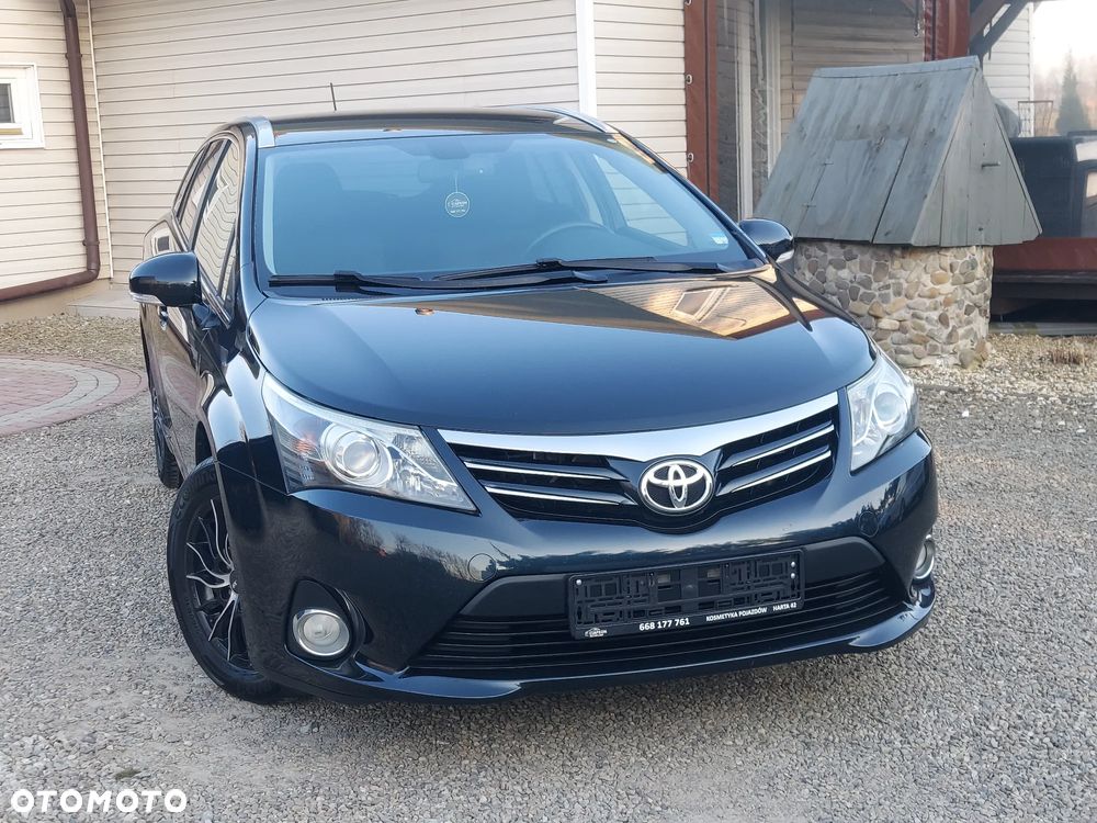 Toyota Avensis - 8