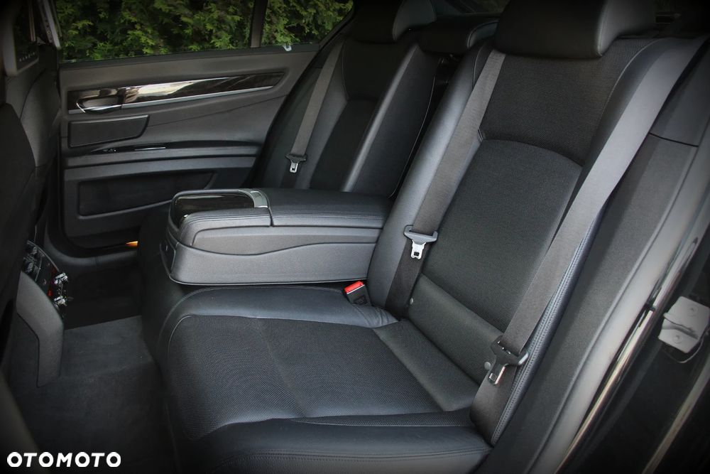 BMW Seria 7 750d xDrive - 11