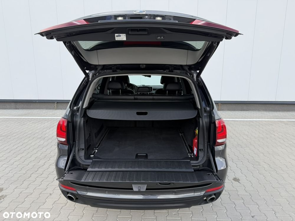 BMW X5 xDrive35i - 12
