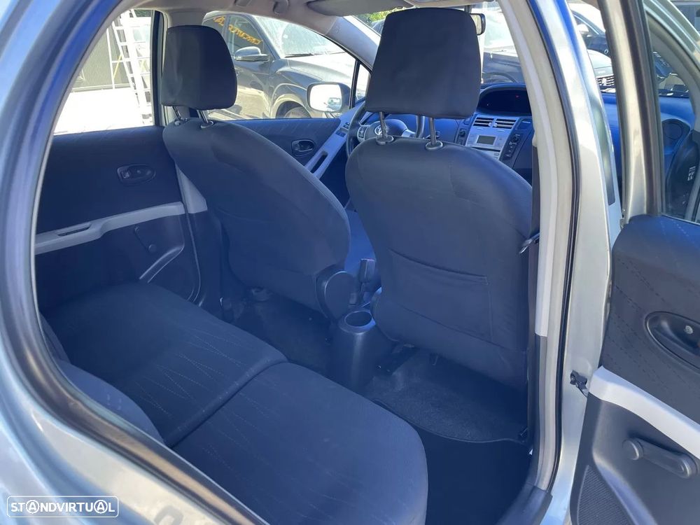 Toyota Yaris 1.0 VVT-i AC Manual - 20