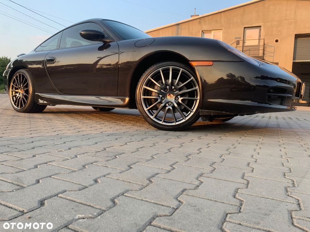 Porsche 911 Carrera - 3