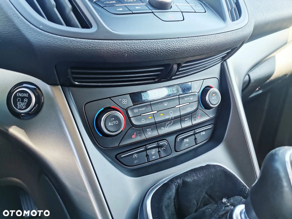 Ford Kuga 1.5 EcoBoost 2x4 Titanium - 6