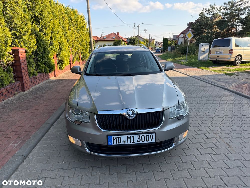 Skoda Superb 2.0 TDI 4x4 Exclusive - 11