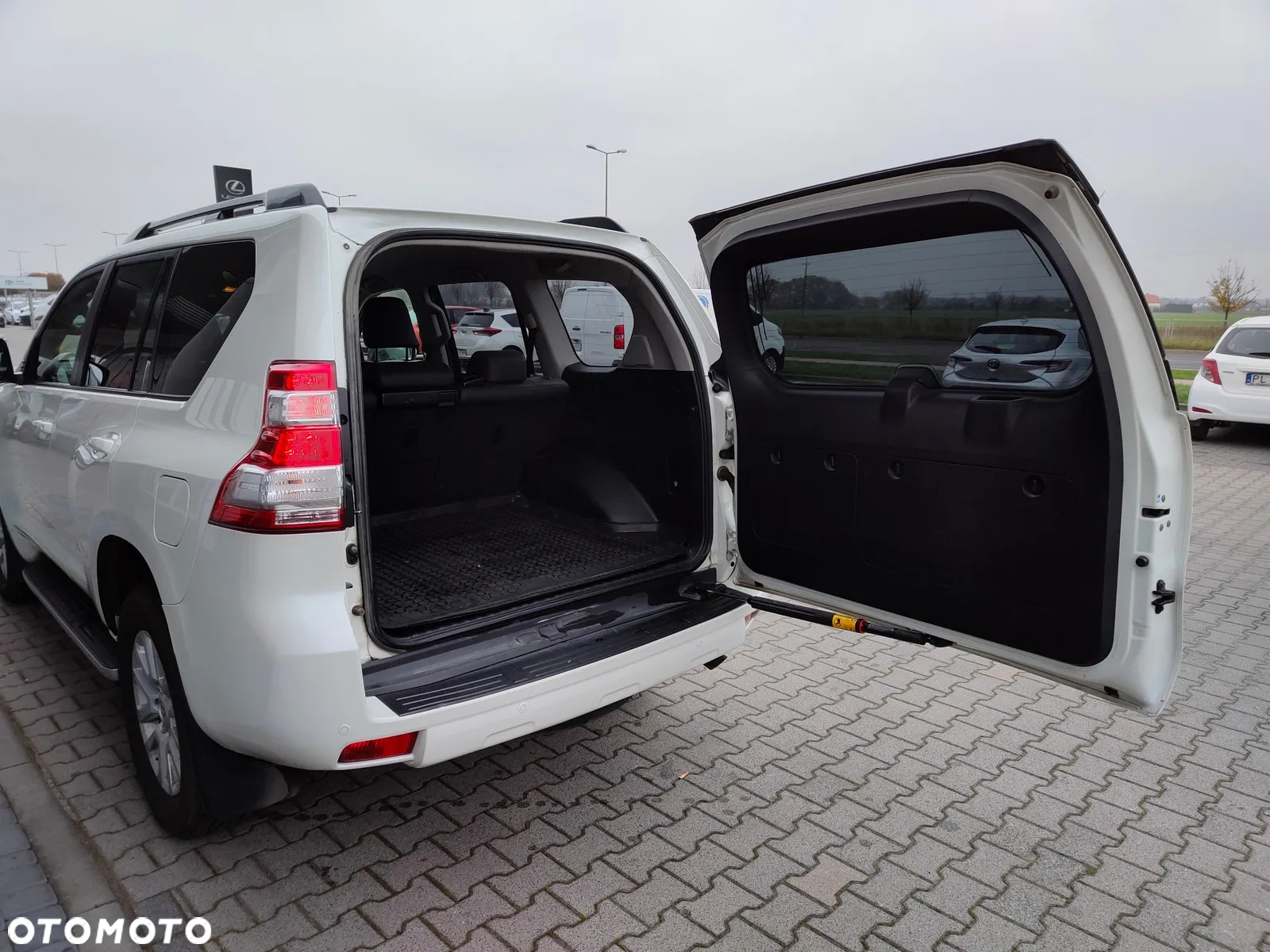 Toyota Land Cruiser LC 2.8 D-4D Executive - 8