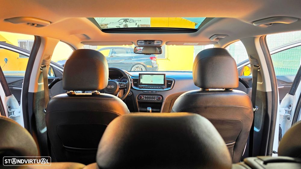 Kia Ceed SW 1.6 CRDi MHEV Drive+SRF - 3