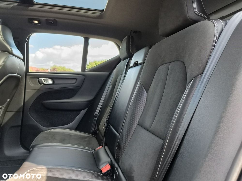 Volvo XC 40 82kWh Recharge Twin AWD Plus - 29