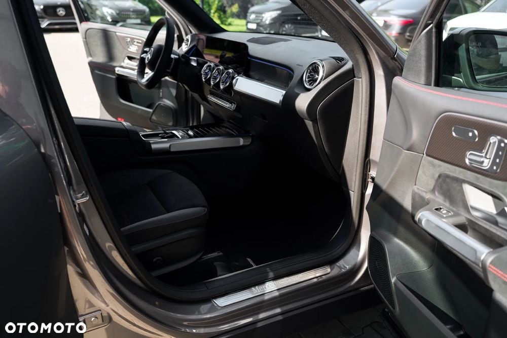 Mercedes-Benz GLB 200 AMG Line 7G-DCT - 13