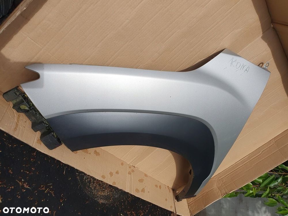 LEWY błotnik Hyundai Kona EV Electric 17- Z SIERPEM SREBRNY - 2