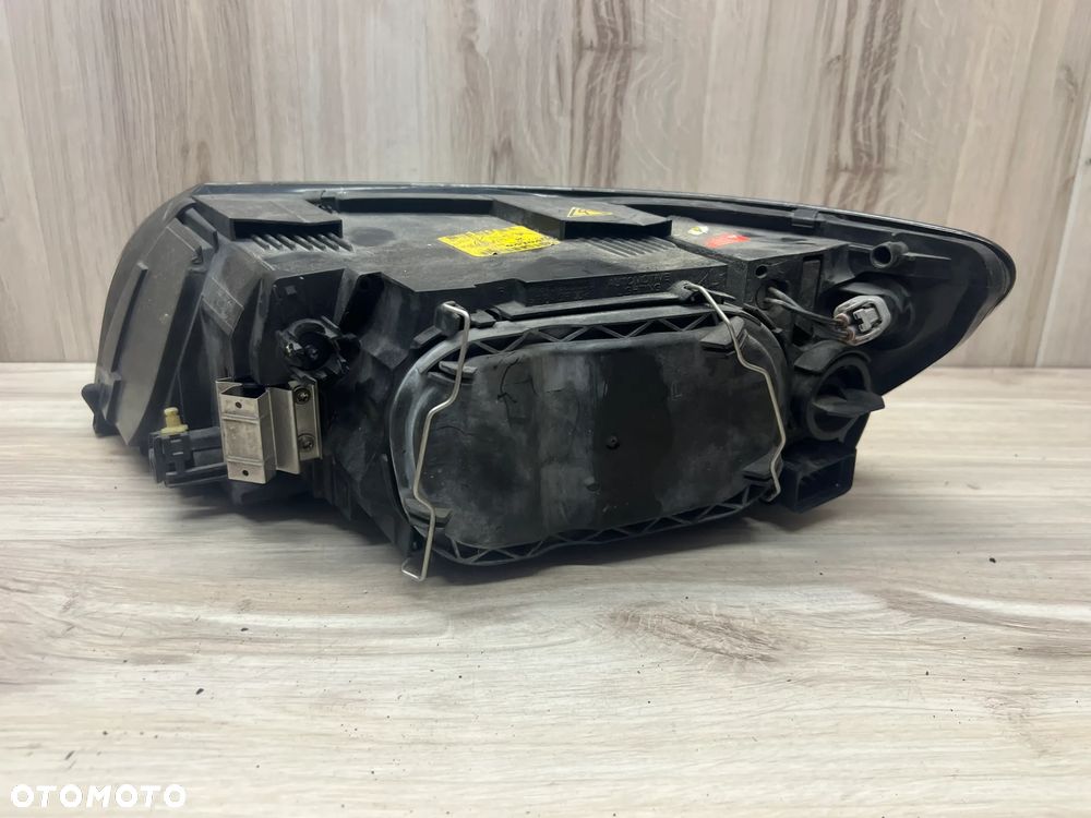 LAMPA PRAWA KOMPLETNA S40 II V50 2008r. 31213378 301198276 - 8